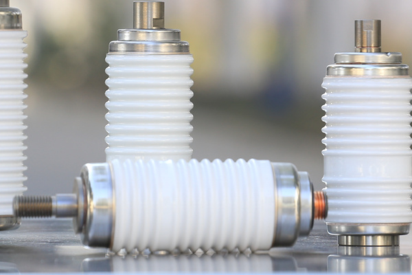 怎樣解決真空滅弧室的漏氣問(wèn)題？